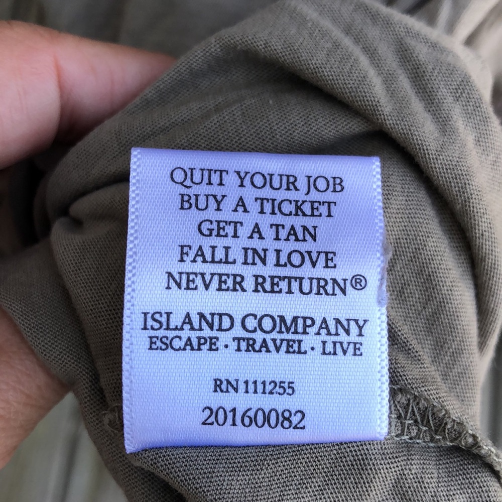 Like new! - ISLAND COMPANY Vintage Island Long Sleeve Tunic Length Tee - Picture 5 of 7